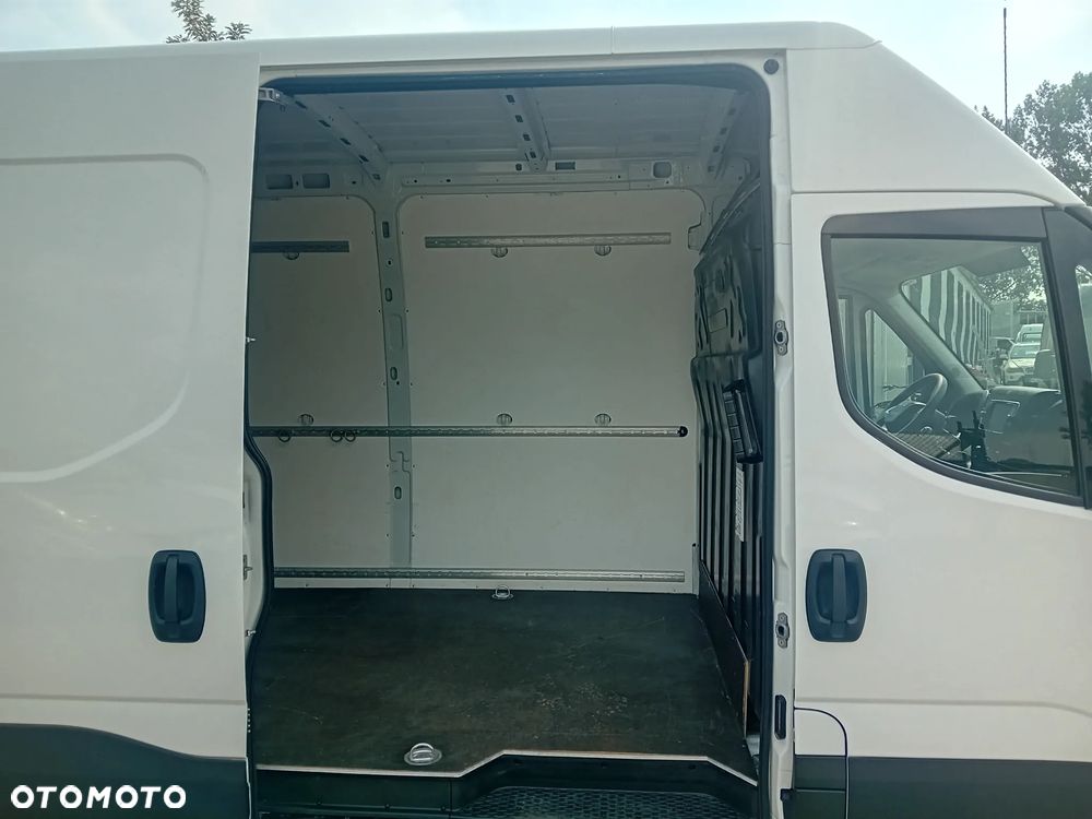 Iveco Daily - 12