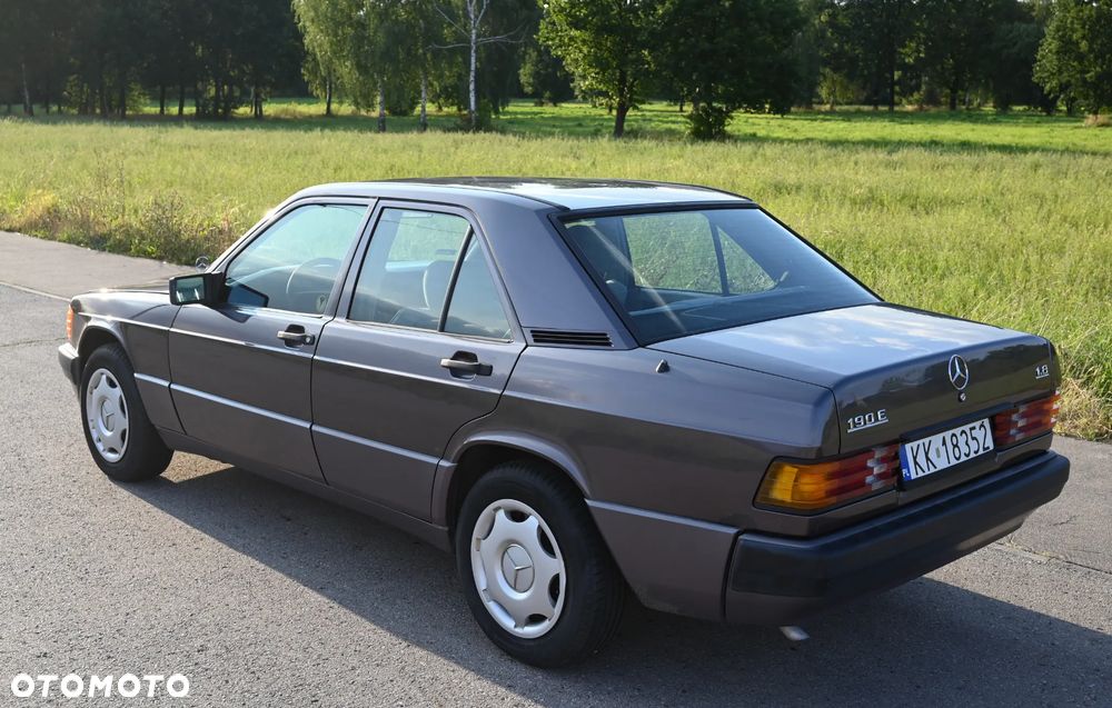 Mercedes-Benz W201 (190) - 5