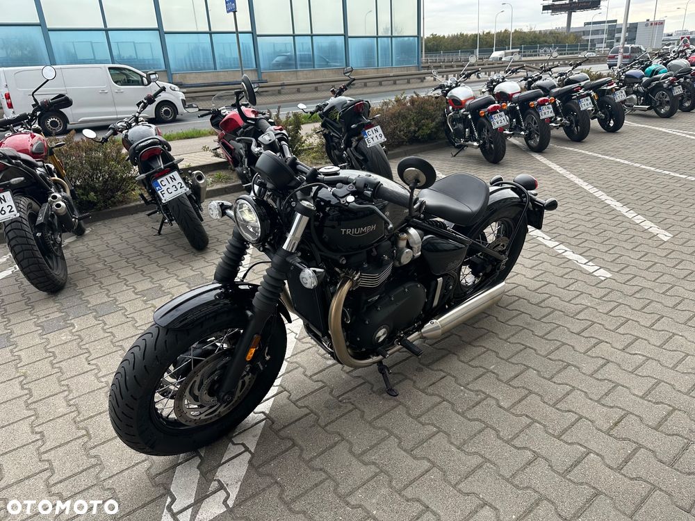 Triumph Bonneville Bobber - 8