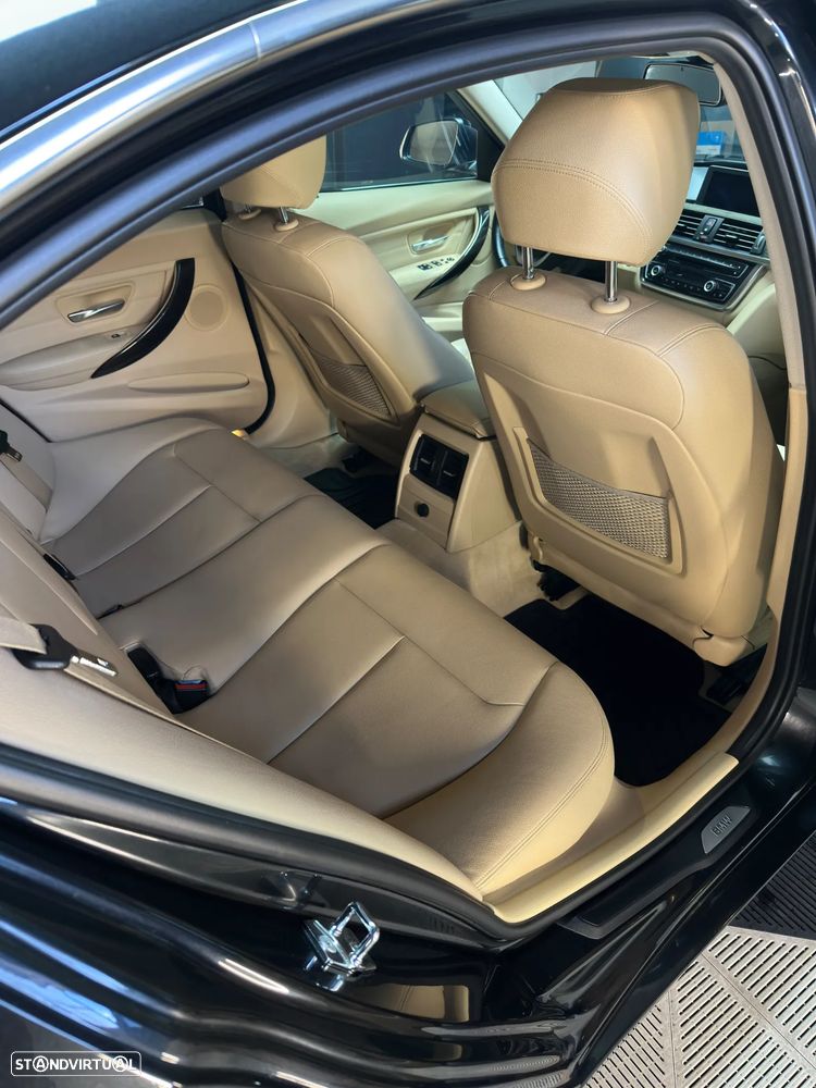 BMW 320 d Auto Line Luxury - 6