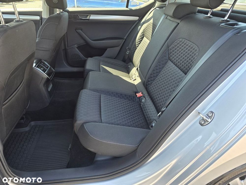 Skoda Superb 2.0 TDI SCR Ambition DSG - 13