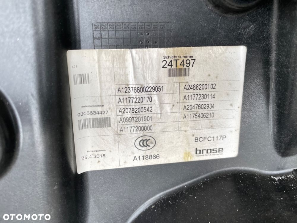 Mercedes CLA W117 zamek w drzwi lewe listwa klamka key less go podnośnik instalacja głośnik - 11