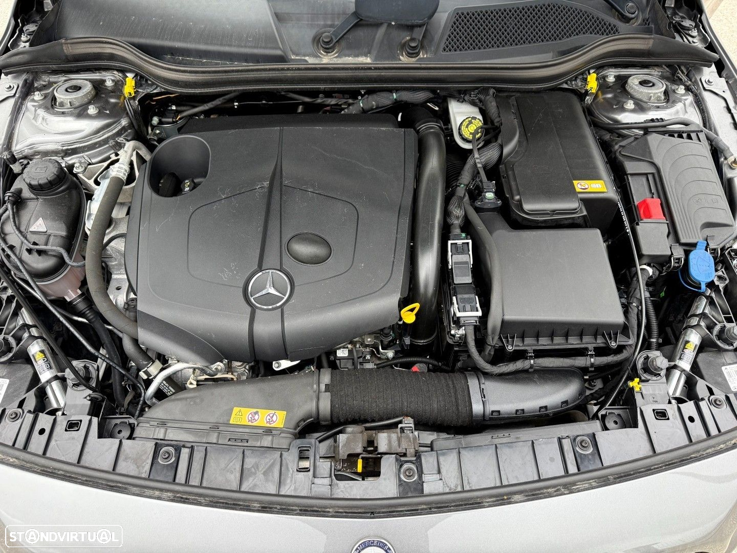 Mercedes-Benz GLA 220 CDI 7G-DCT Urban - 15