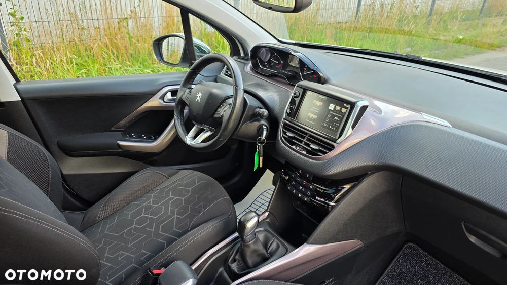 Peugeot 2008 1.5 BlueHDi Style - 12
