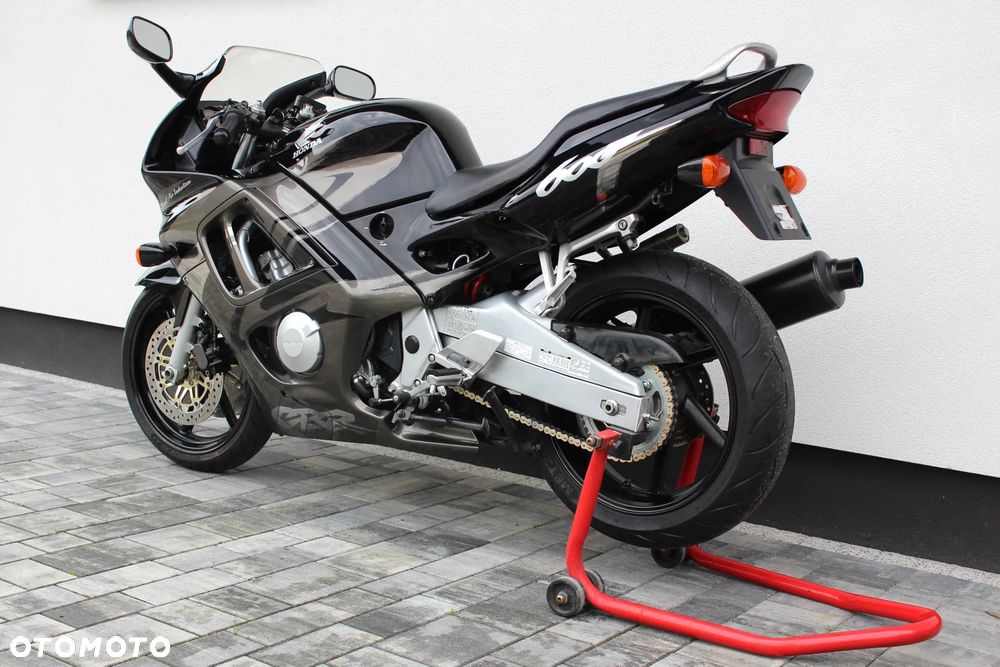 Honda CBR - 3