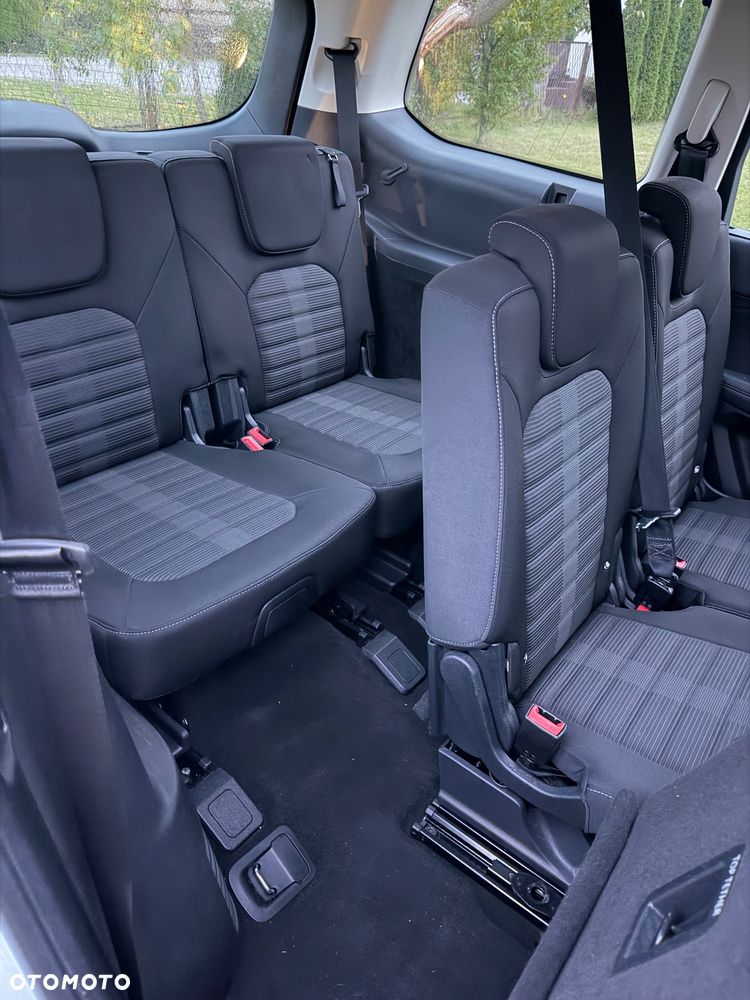 Ford Galaxy - 13