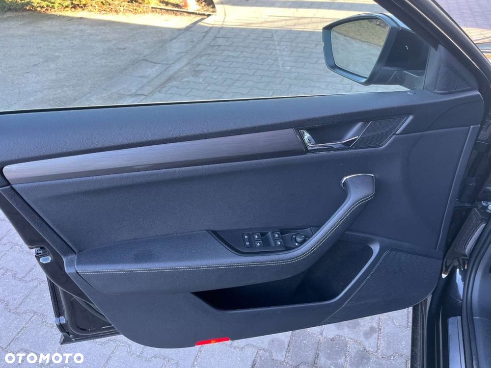 Skoda Superb 2.0 TDI Ambition DSG - 26