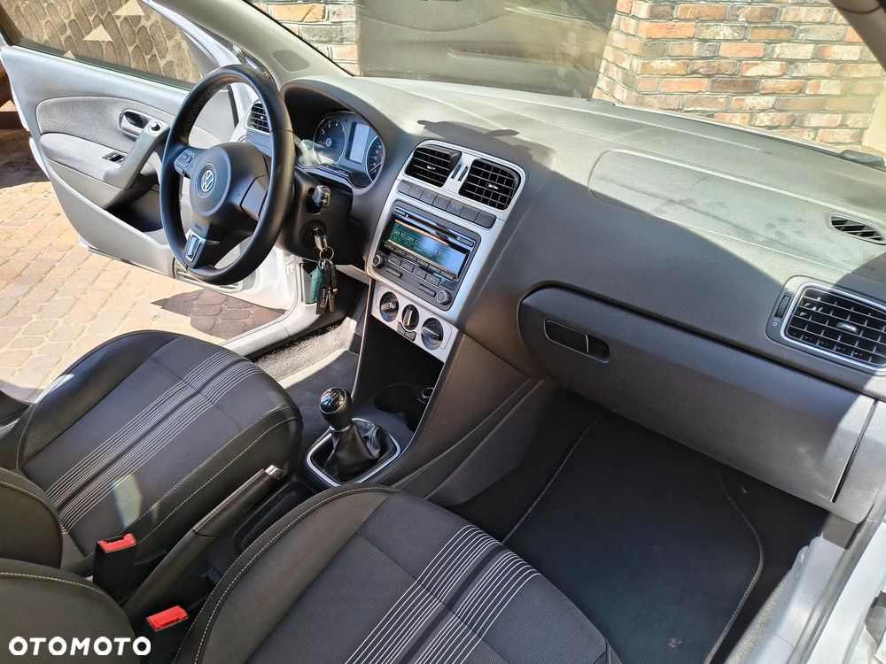 Volkswagen Polo 1.2 TSI MATCH - 13