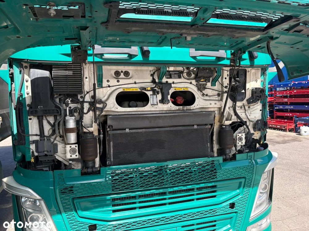 Volvo FH12, 500KM, 6X2 Pusher - 27