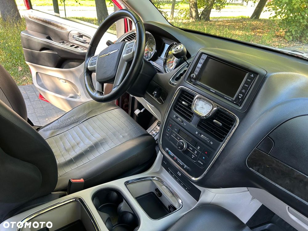 Chrysler Town & Country 3.6 Touring - 31