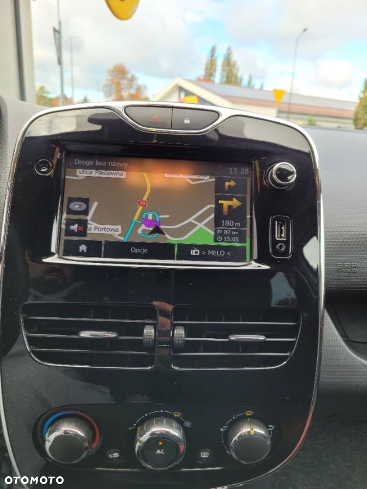 Renault Clio 1.2 16V 75 Life - 21