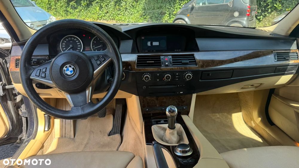 BMW Seria 5 530i - 11