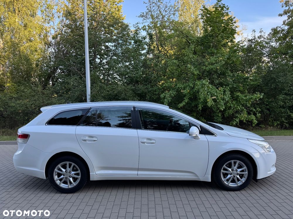Toyota Avensis 2.0 D-4D Sol plus+NAVI - 4