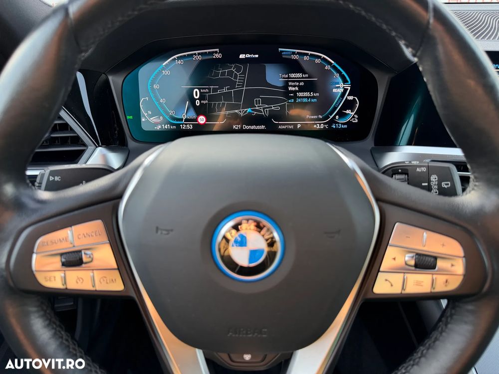 BMW Seria 3 330e xDrive Aut. Sport Line - 23