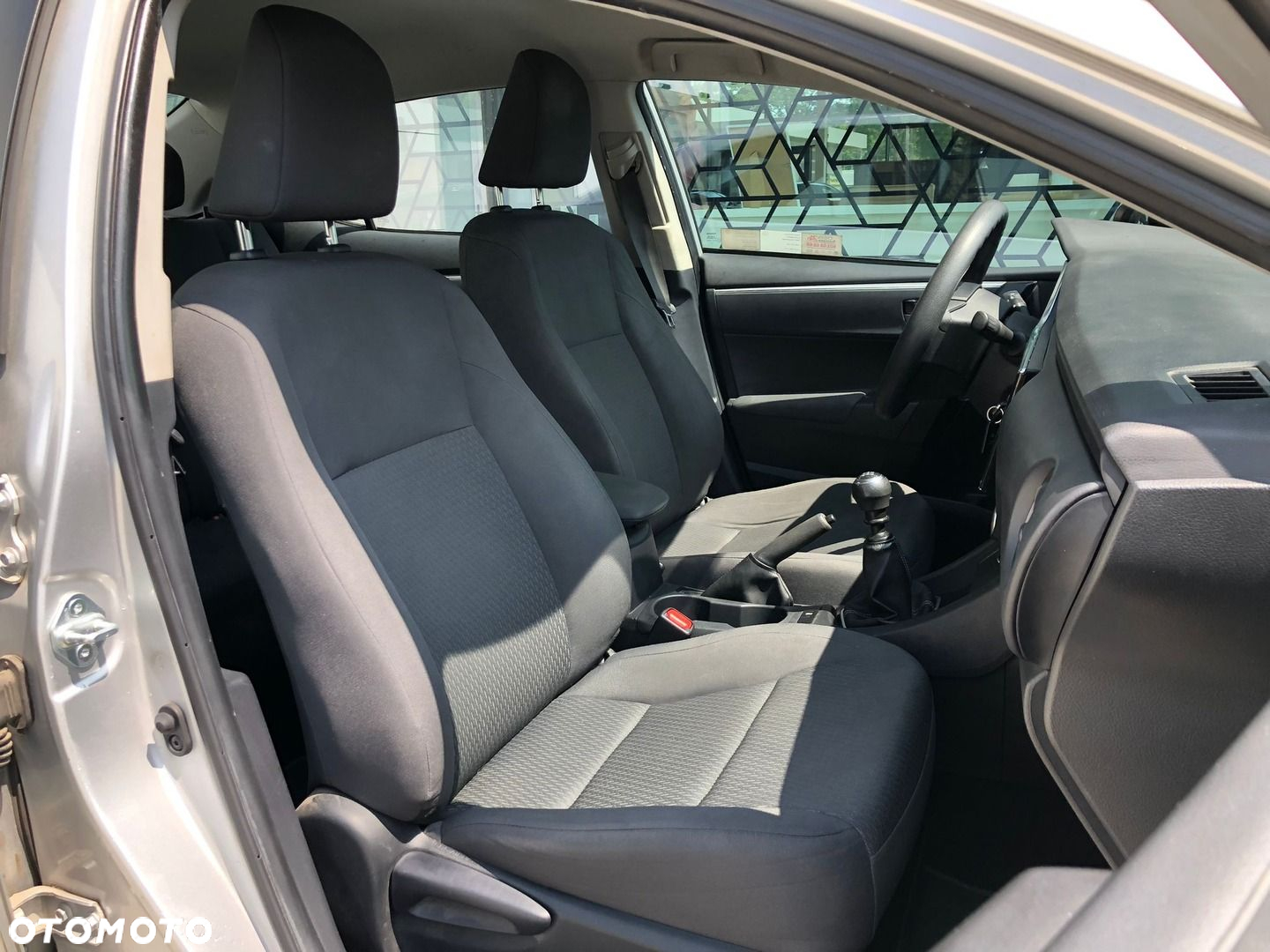 Toyota Corolla - 18