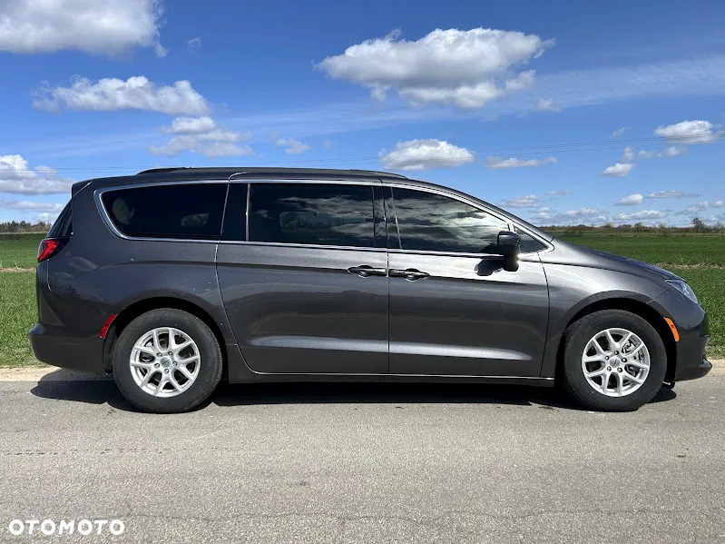 Chrysler Pacifica - 3