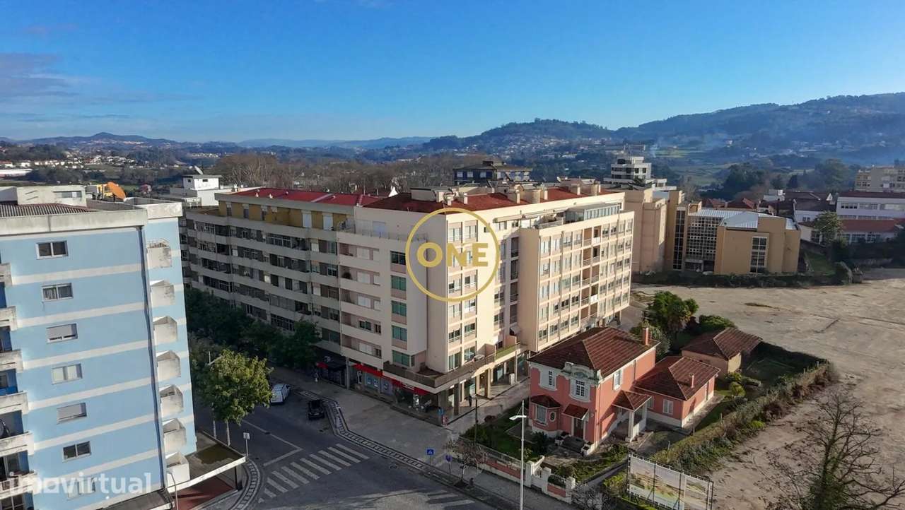 Exclusivo Apartamento T5 no Centro de Santo Tirso - Grande imagem: 4/27