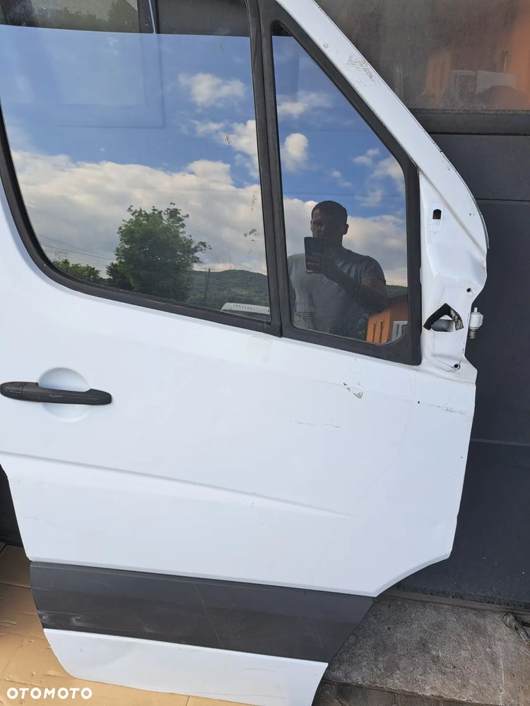 Mercedes Sprinter W906 drzwi prawy przód bez rdzy - 4