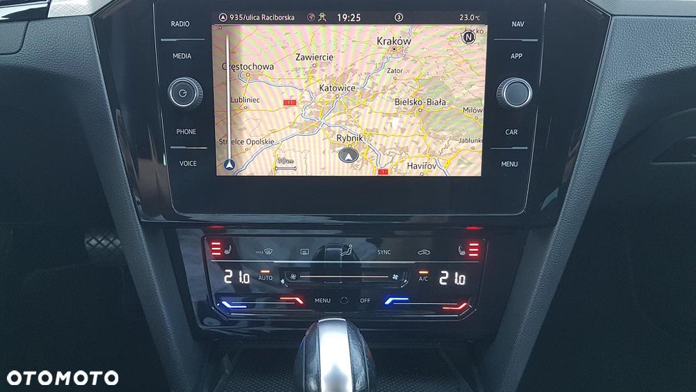 Volkswagen Passat 2.0 TSI Business DSG - 33