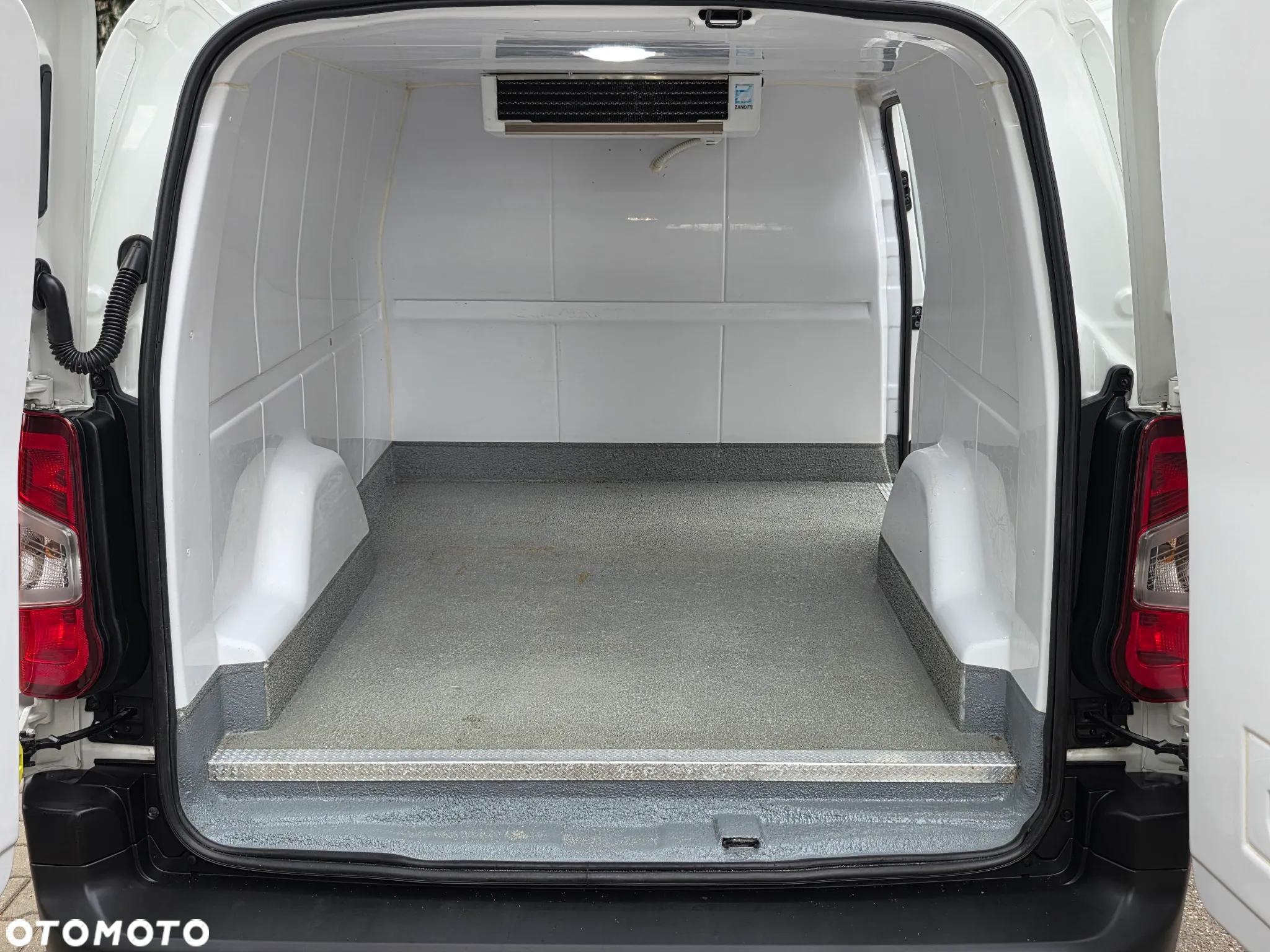 Toyota ProAce Kombi 1.5 D-4D Compact 2,6t - 4