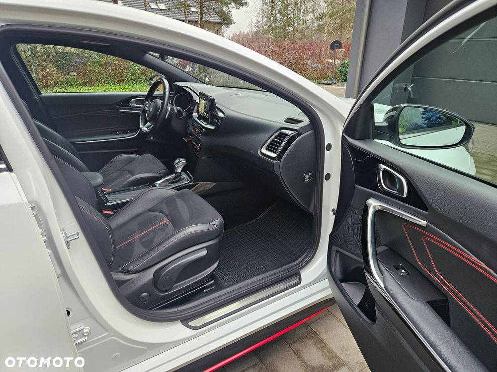 Kia ProCeed 1.6 T-GDI GT DCT - 28