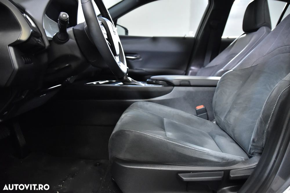 Lexus UX - 23