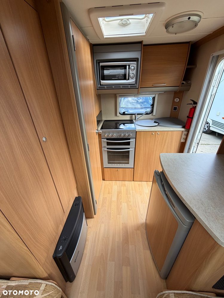 SWIFT Charisma 220 - 27