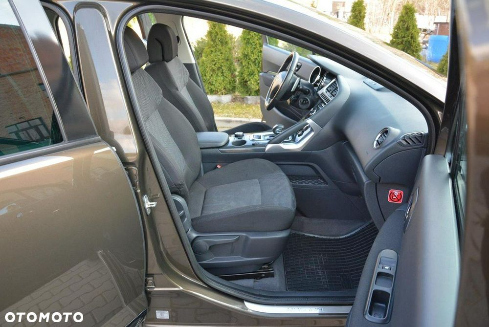 Peugeot 3008 Hybrid4 - 16