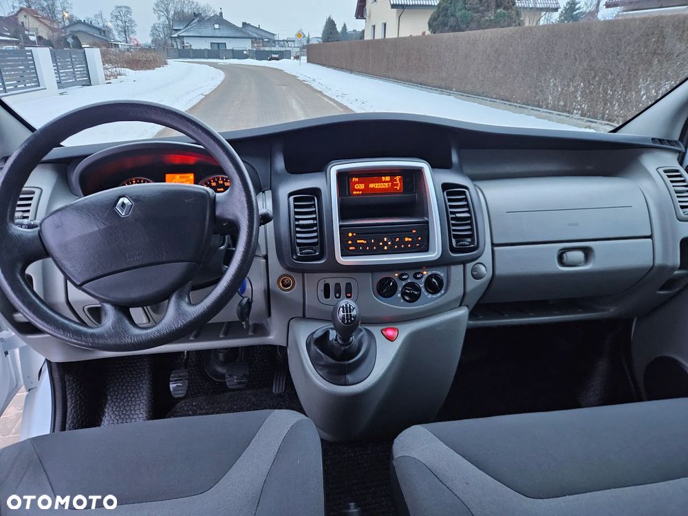 Renault Trafic Passenger Expression - 8