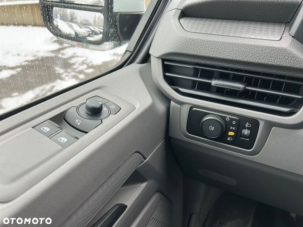 Volkswagen Transporter Kombi L2H1 M1 - 25