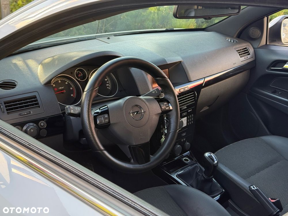 Opel Astra III GTC 1.7 CDTI Sport - 11