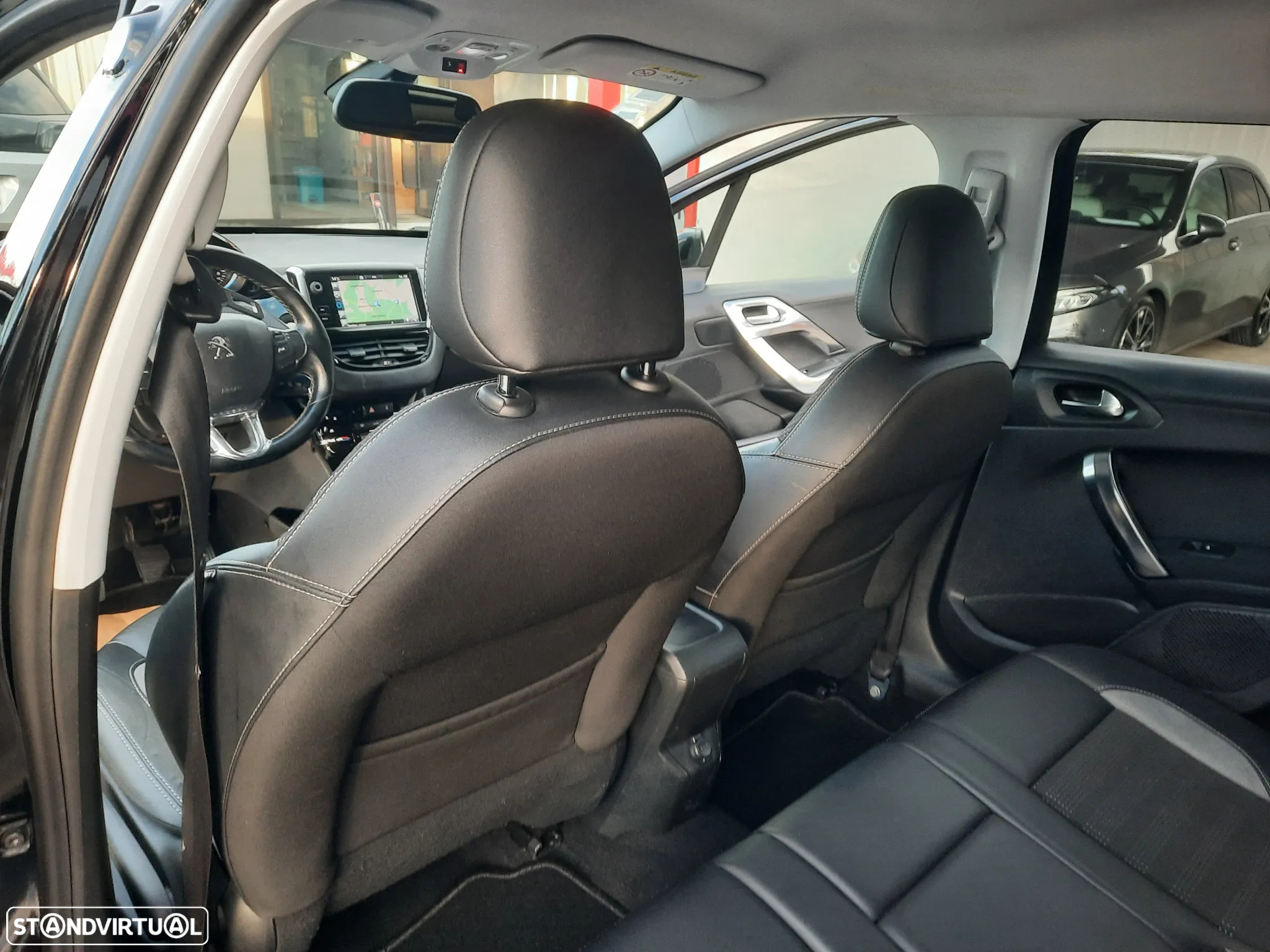 Peugeot 2008 1.6 BlueHDi Allure - 18