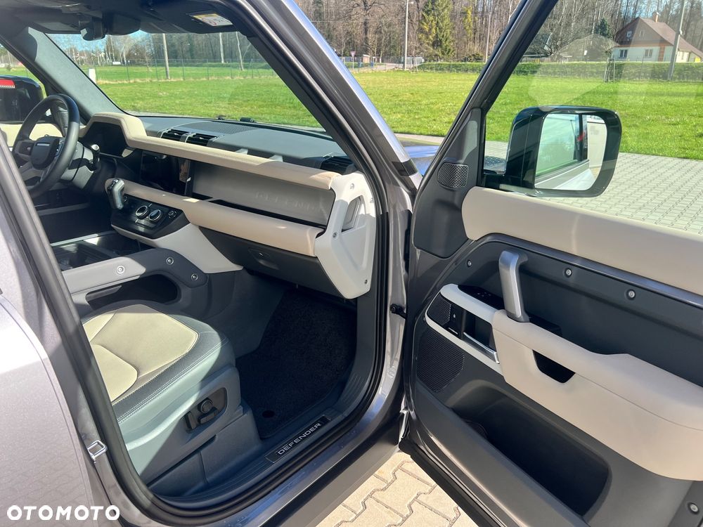 Land Rover Defender 3.0 D250 mHEV X-Dynamic SE - 11