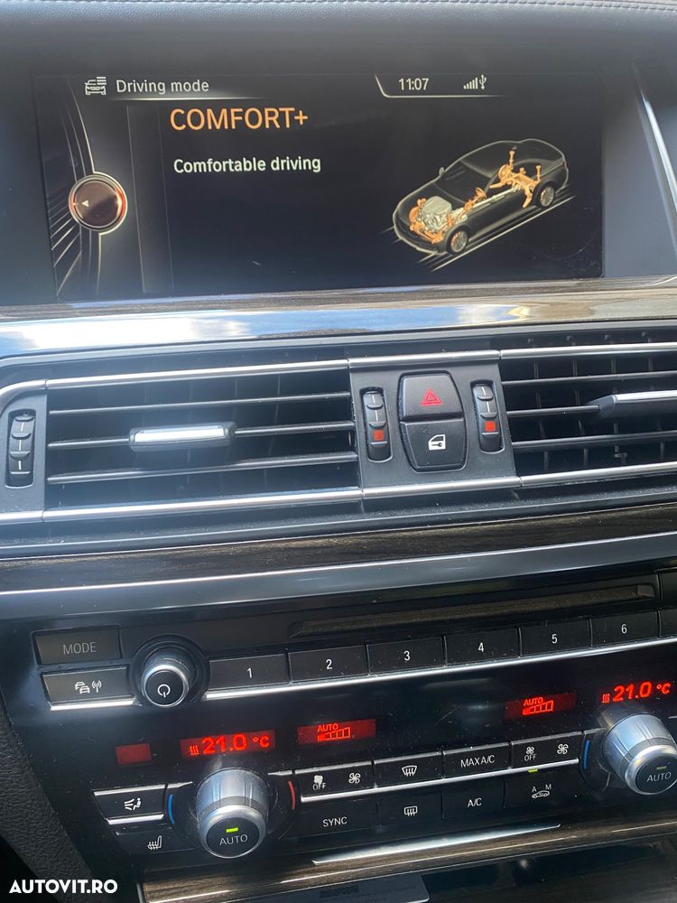 BMW Seria 7 730d xDrive - 28