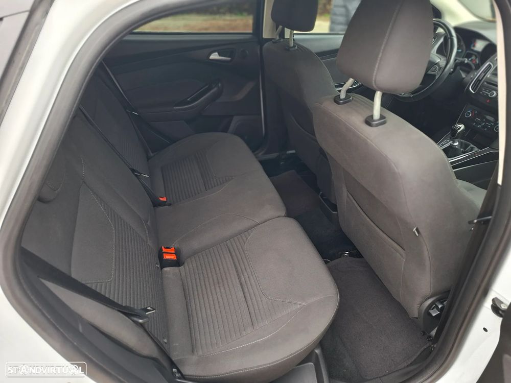 Ford Focus 1.0 EcoBoost Titanium - 18