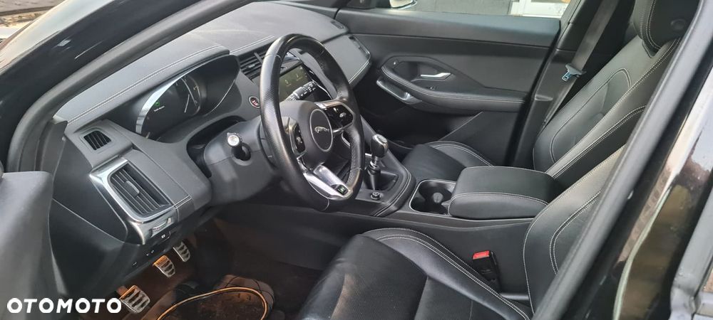 Jaguar E-Pace D165 R-Dynamic - 13