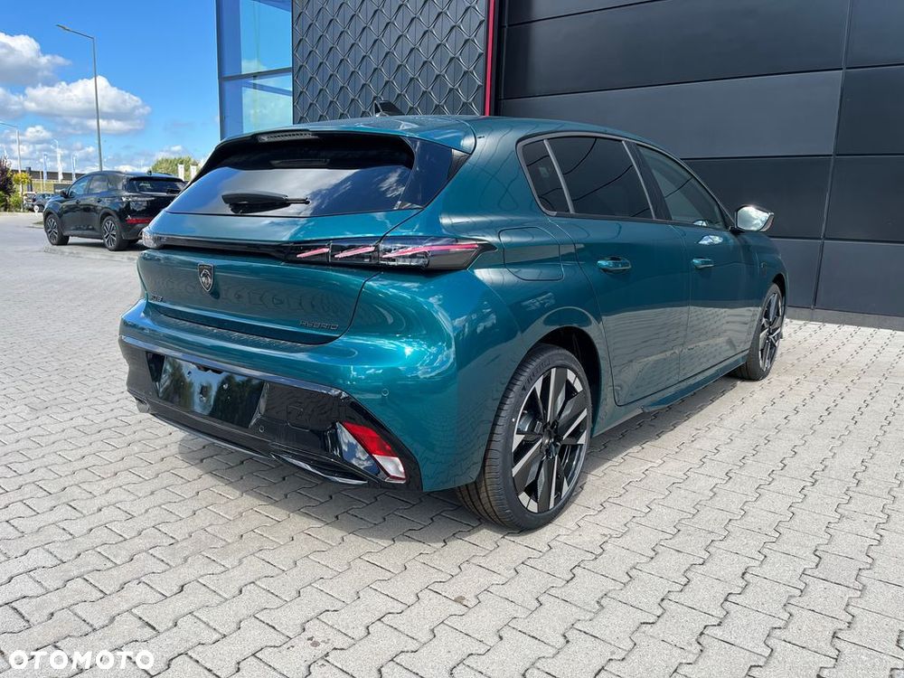 Peugeot 308 - 8