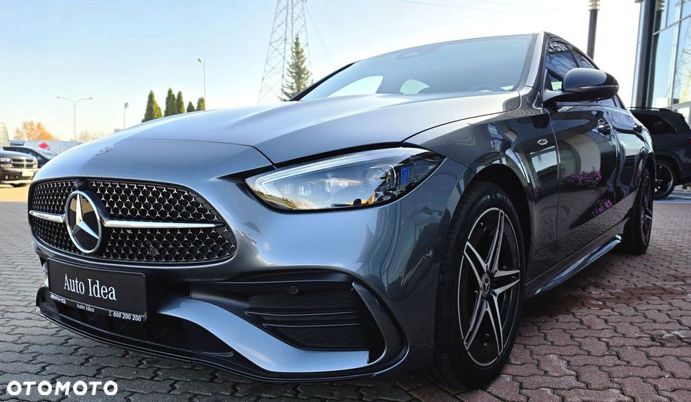 Mercedes-Benz C 2025 photo 3