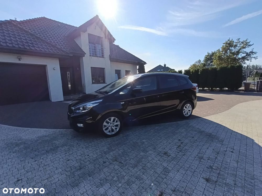 Kia Carens - 8
