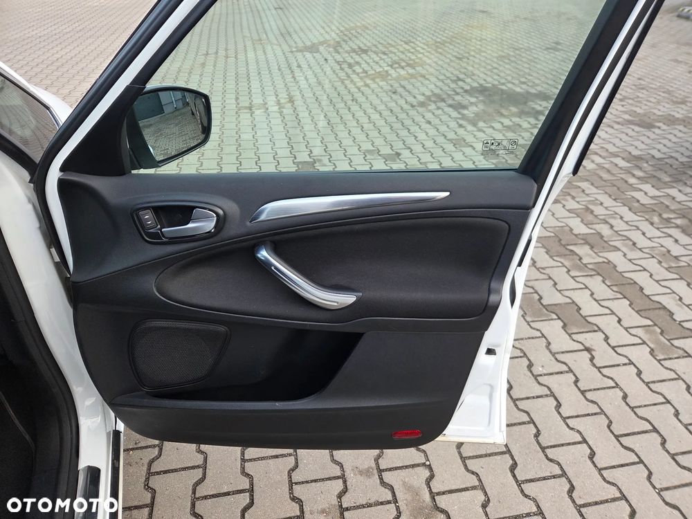 Ford S-Max 2.0 TDCi DPF Titanium X - 27