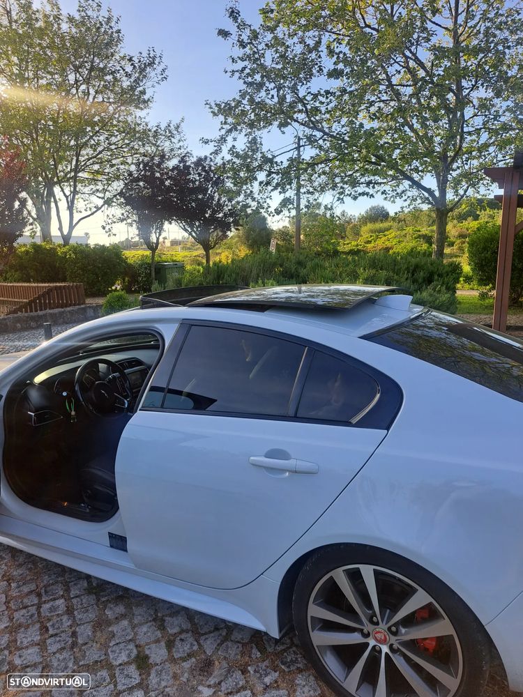 Jaguar XE 2.0 D R-Sport Aut. - 1