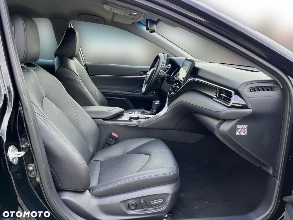 Toyota Camry 2.5 Hybrid Executive CVT - 18