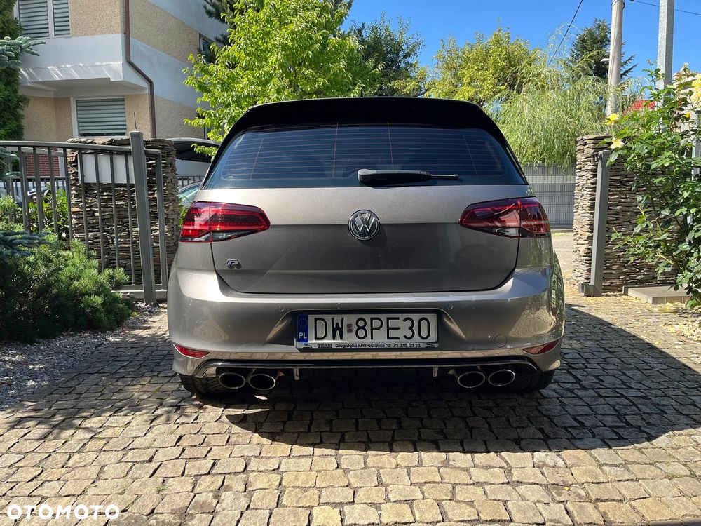 Volkswagen Golf - 8