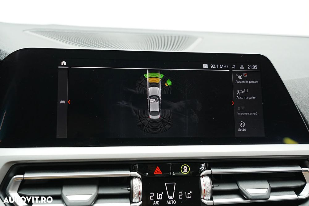 BMW Seria 3 318d Aut. Sport Line - 39