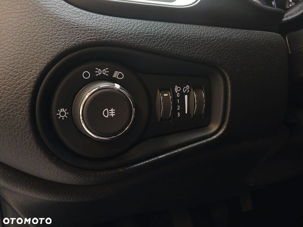 Jeep Renegade - 24