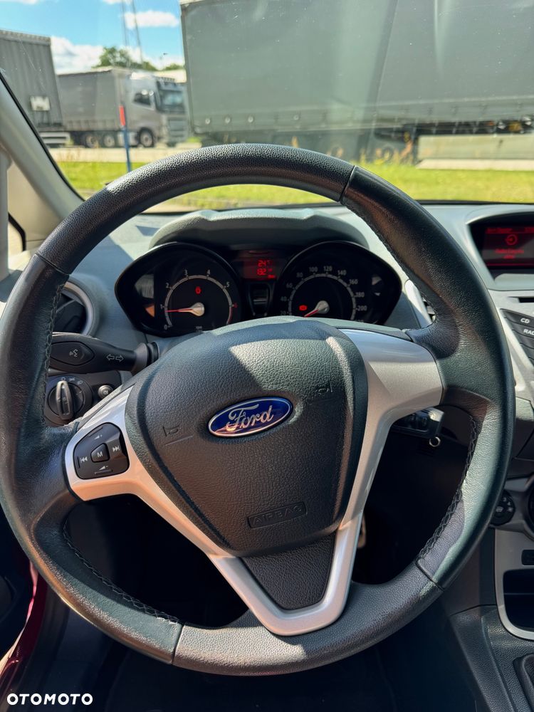 Ford Fiesta 1.25 Celebration - 23
