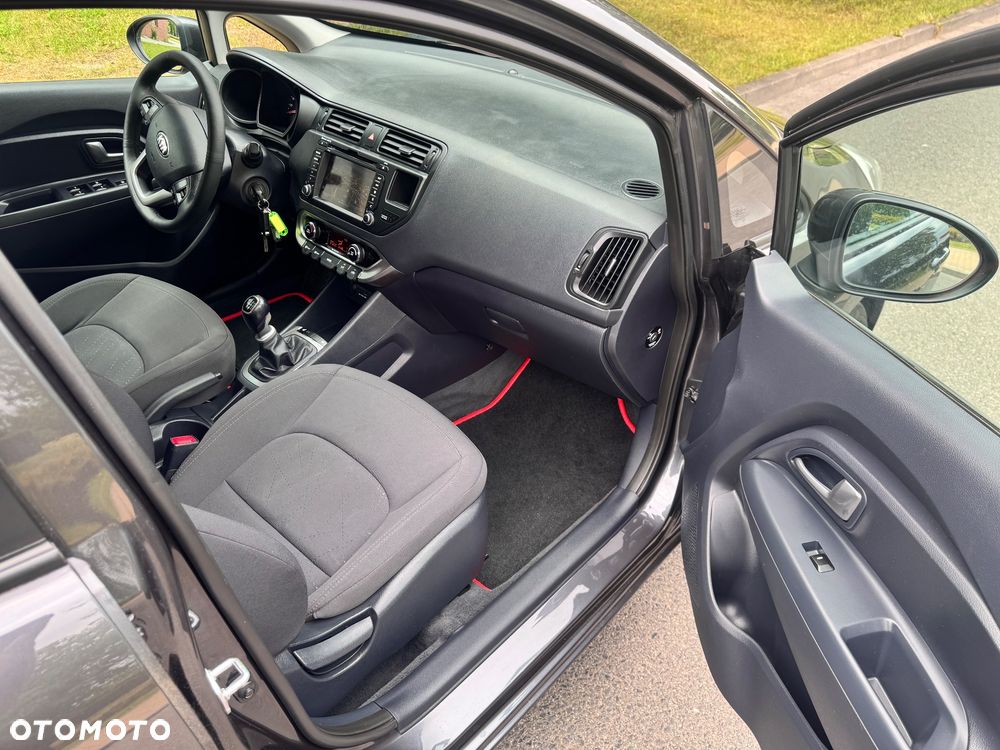 Kia Rio 1.4 Fifa World Cup Edition - 22