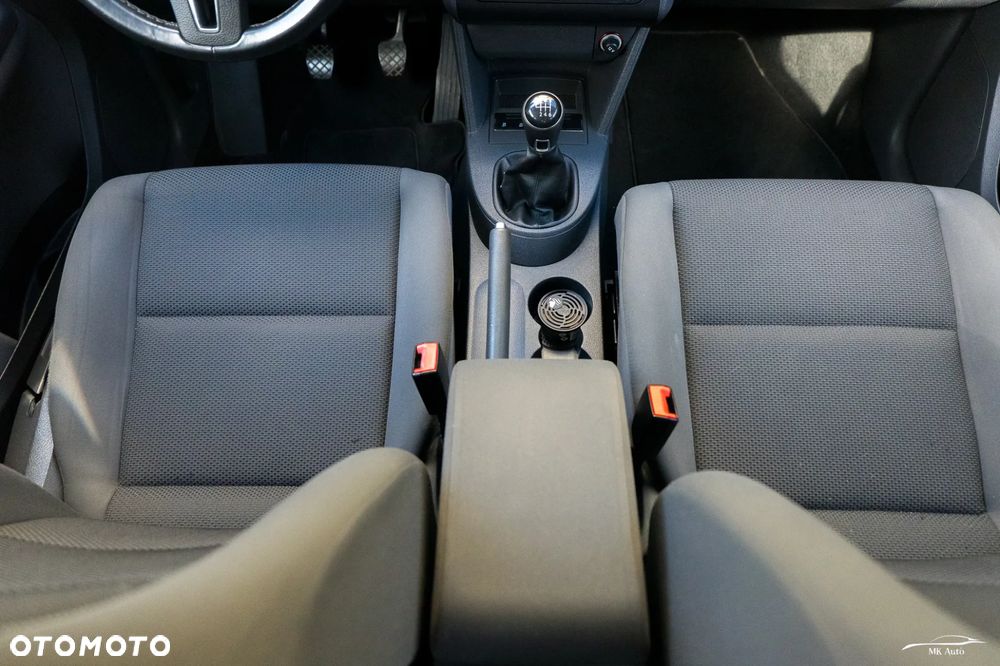Volkswagen Touran 1.6 TDI DPF BlueMotion Technology Trendline - 29