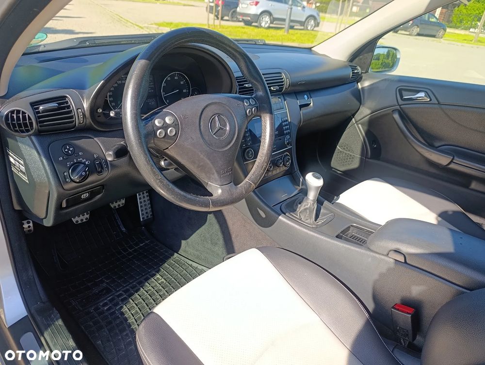 Mercedes-Benz Klasa C 200 Kompressor Sportcoupe - 12