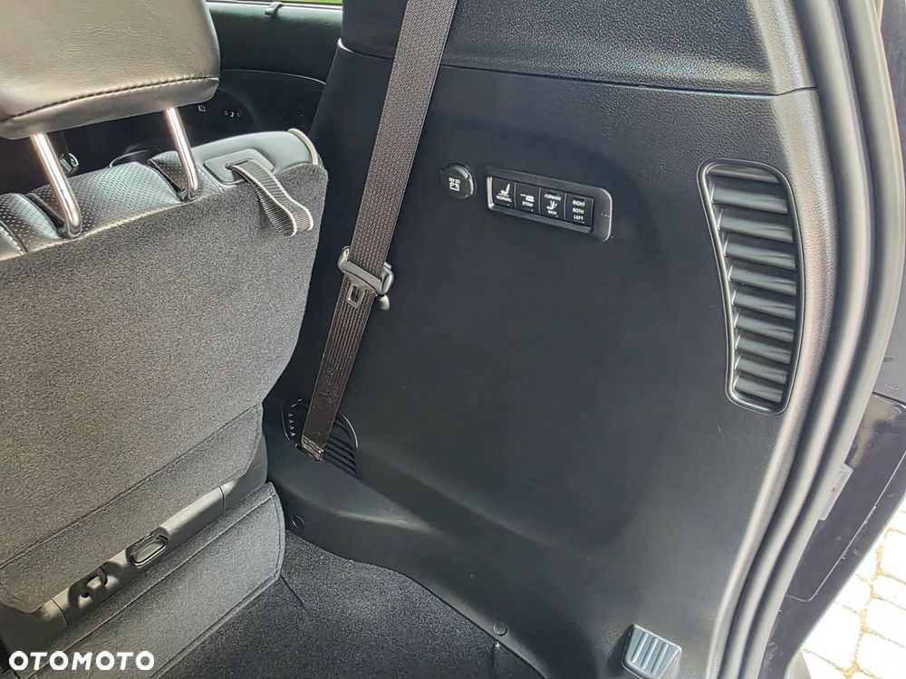 Chrysler Pacifica - 19